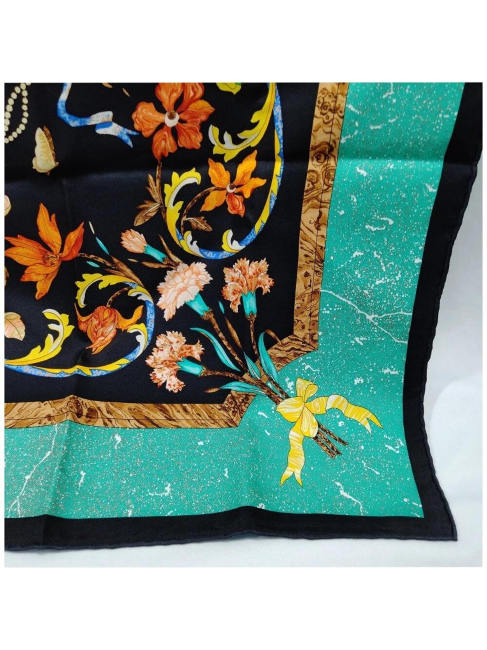 Authentic Hermès Pierres d’Orient Silk Carré 90 Scarf - Picture 6 of 10